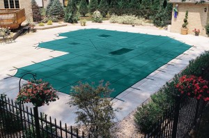 Winter Pool Fence Cover (4)   